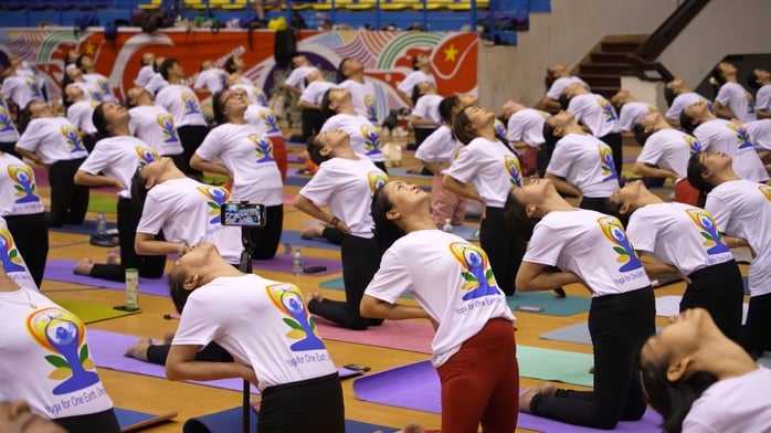 Những hình ảnh Ngày Quốc tế Yoga tại Việt Nam- Ảnh 5.