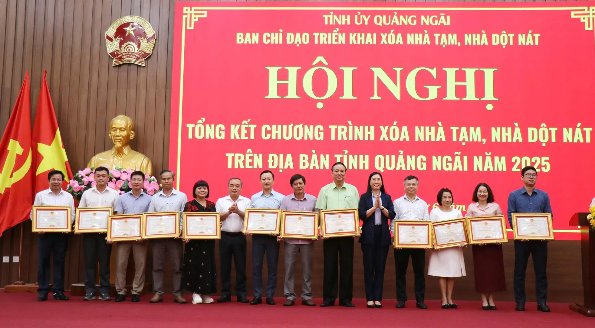 Eliminating temporary and dilapidated houses: Quang Ngai 'reached the finish line' 2 months early photo 6