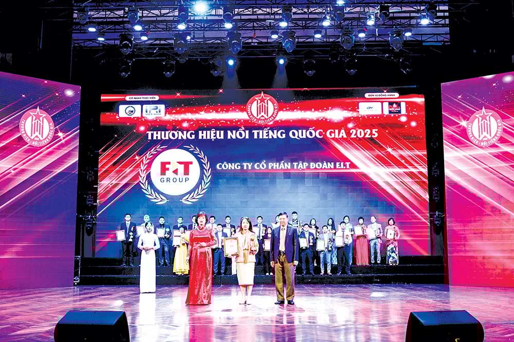 El representante del Grupo F.I.T recibió el premio de las 10 mejores marcas nacionales famosas de 2025
