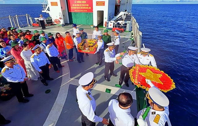'Khoảnh khắc Trường Sa' qua góc nhìn của nghệ sĩ nhiếp ảnh- Ảnh 10.