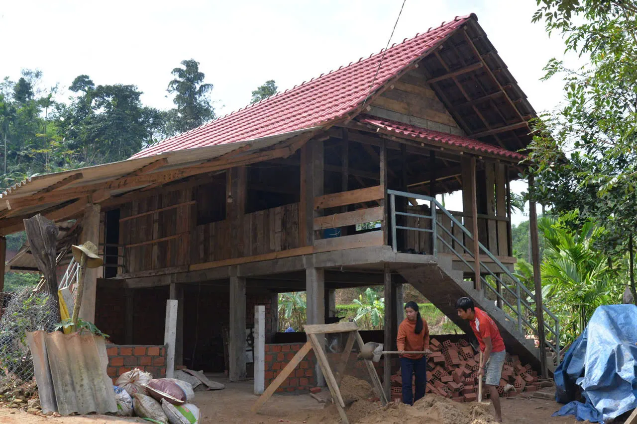 Eliminating temporary and dilapidated houses: Quang Ngai 'reached the finish line' 2 months early photo 1