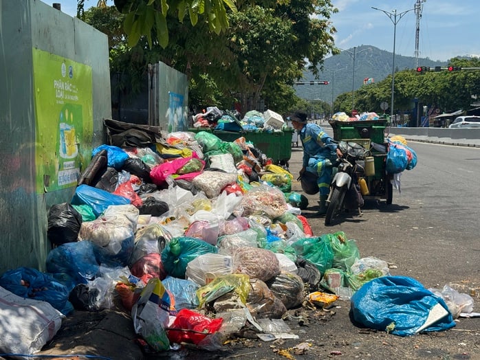 Vụ rác ngập đường ở Đà Nẵng: 