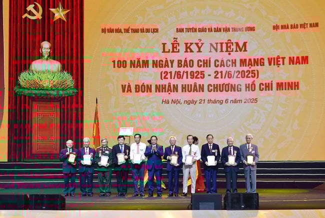 Kỷ niệm trọng thể 100 năm ngày Báo chí cách mạng Việt Nam - Ảnh 7.
