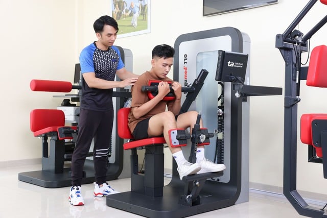 6 huyền thoại 'Quỷ Đỏ' đến Việt Nam được Bệnh viện Tâm Anh chăm sóc sức khỏe- Ảnh 5.