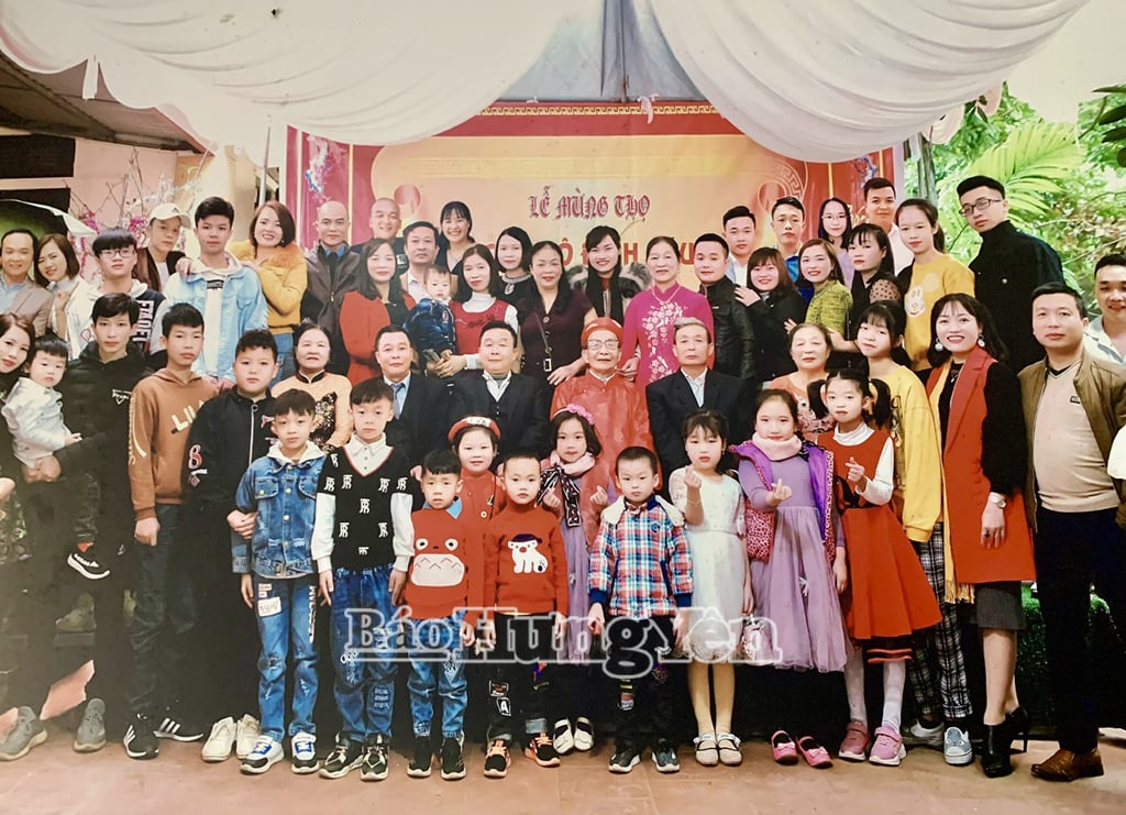គ្រួសារ​របស់​លោក Ngo Dinh Nghia នៅ​ភូមិ An Canh ឃុំ Pham Hong Thai (Khoai Chau)