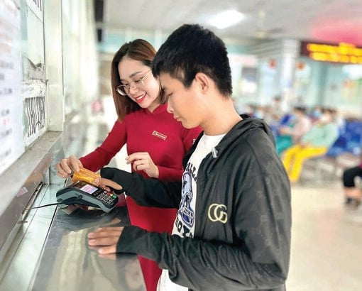 ធនាគារ Agribank សាខា Dong Long An៖ ការលើកកម្ពស់ការផ្លាស់ប្តូរឌីជីថល ការកែលម្អសេវាកម្មអតិថិជន