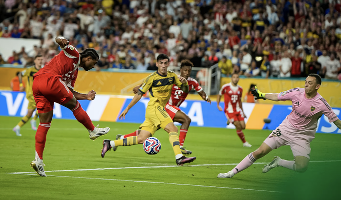 Bayern Munich thắng kịch tính Boca Juniors, đi tiếp vào vòng knock-out - Ảnh 1.