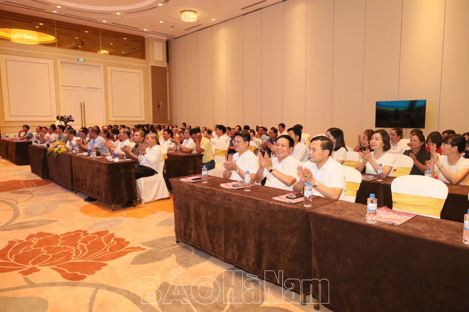 Gặp mặt nhân kỷ niệm 100 năm Ngày Báo chí cách mạng Việt Nam