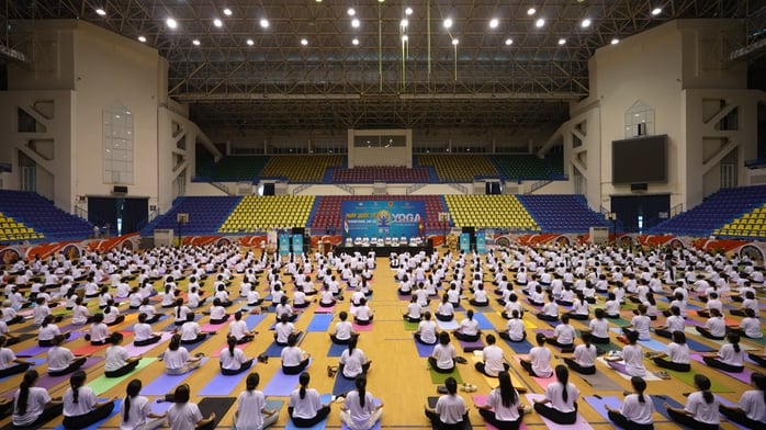 Những hình ảnh Ngày Quốc tế Yoga tại Việt Nam- Ảnh 4.