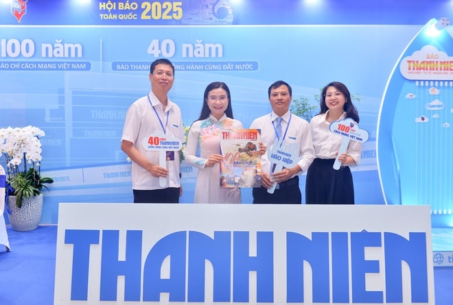 Gian trưng bày của Báo Thanh Niên đón những vị khách đặc biệt - Ảnh 5.