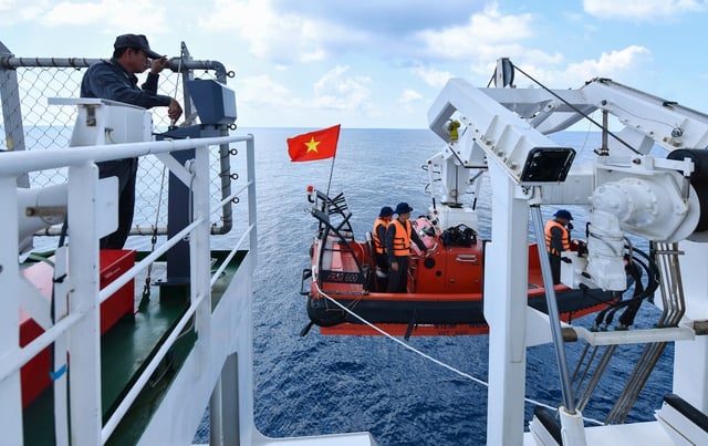 'Khoảnh khắc Trường Sa' qua góc nhìn của nghệ sĩ nhiếp ảnh- Ảnh 4.