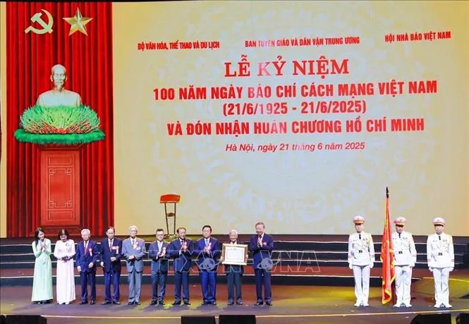 huan-chuong-21625.jpg