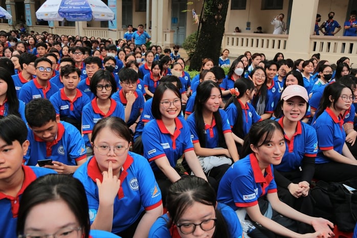 Hơn 23.000 sinh viên tham gia "Tiếp sức mùa thi" tại 171 điểm thi tốt nghiệp- Ảnh 3.