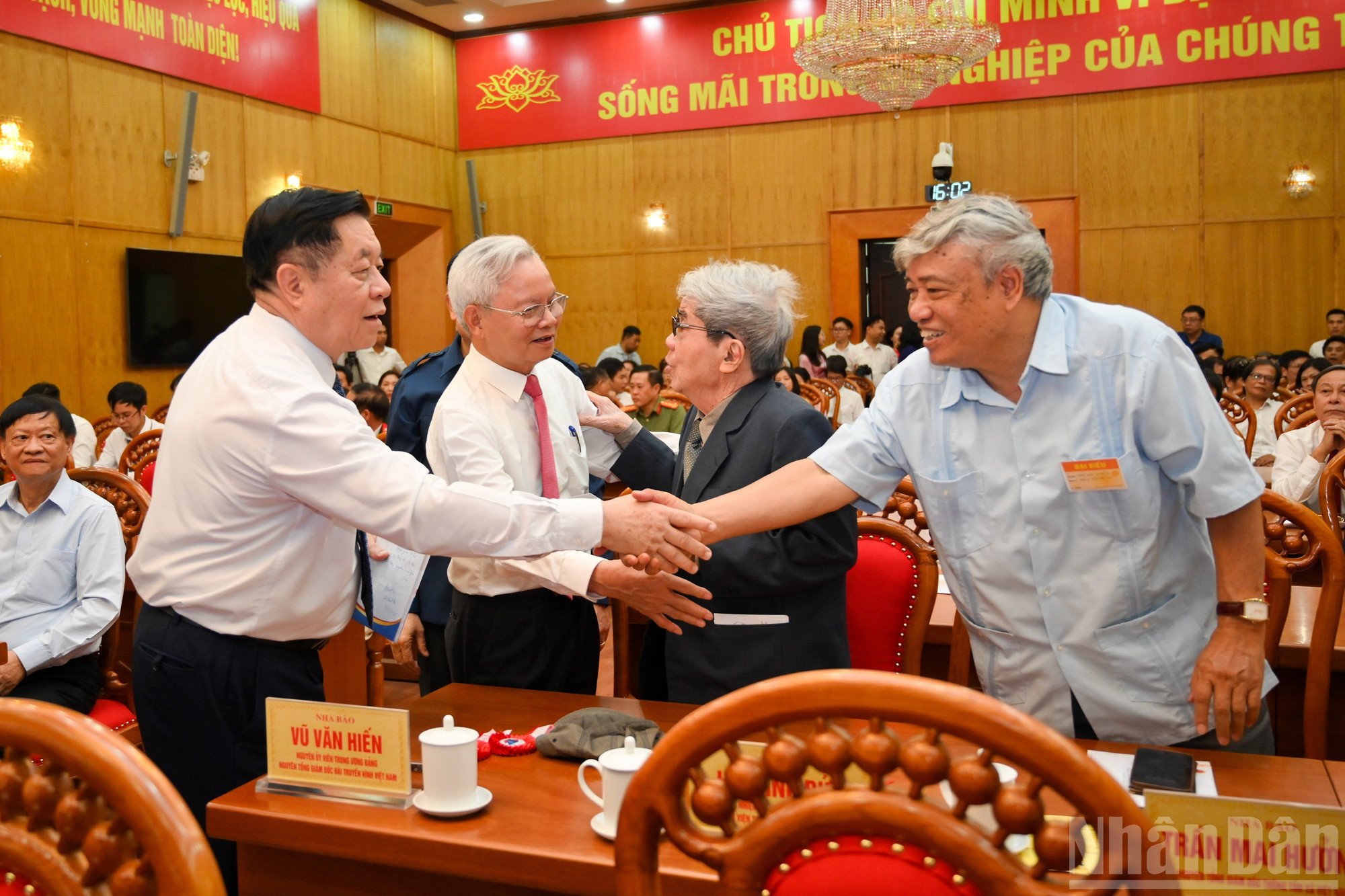 ndo_br_ban-tuyen-giao-gap-mat-bao-chi-2473.jpg