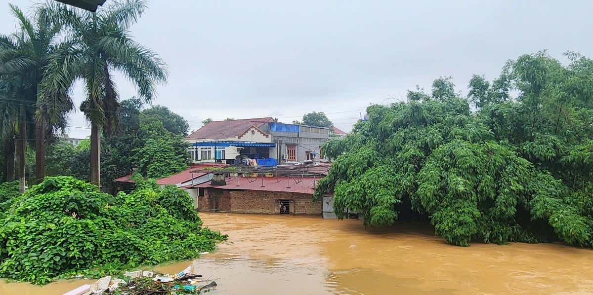 Lũ trên sông Cầu ở Thái Nguyên ở mức báo động III