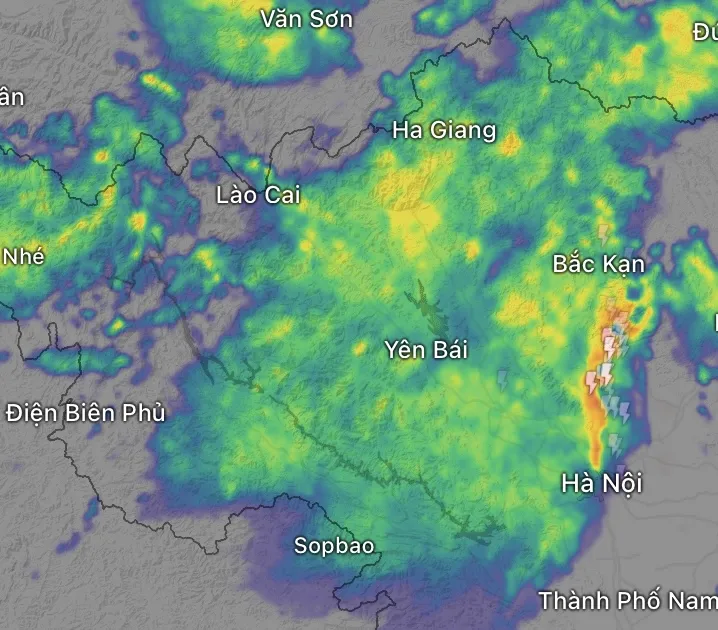 “Túi nước khổng lồ” treo ở miền Bắc - cảnh báo mưa to, nguy cơ lũ quét