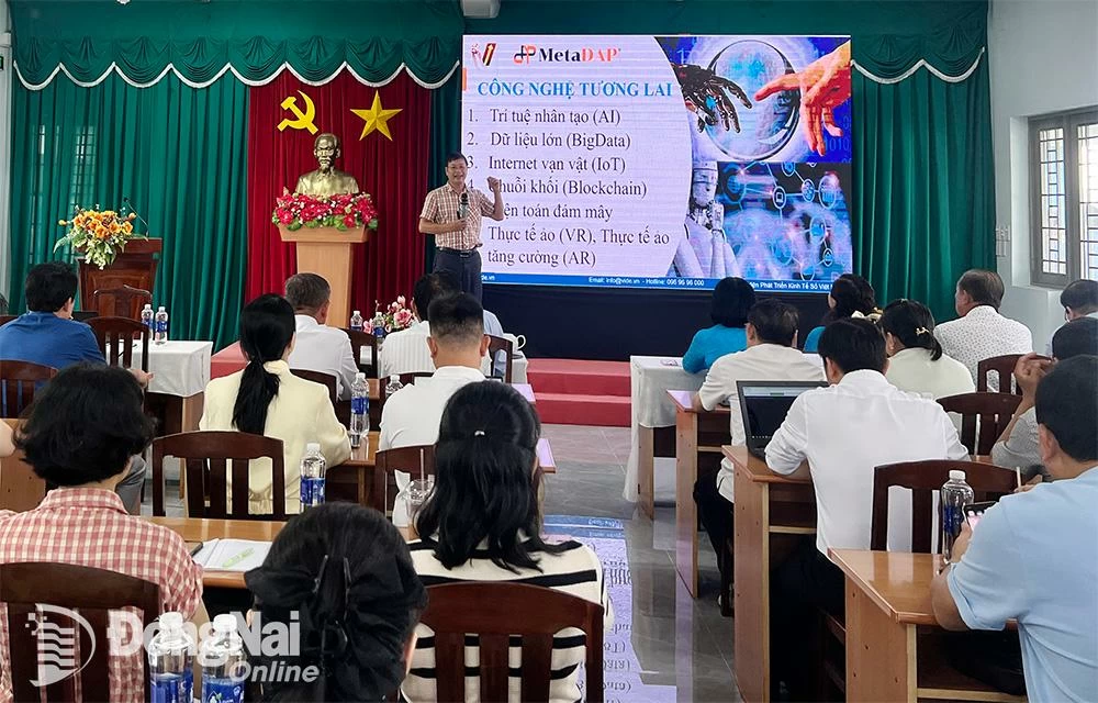 Director of the Vietnam Institute for Digital Economic Development (VIDE) Tran Quy presented at the conference. Photo: Lam Phuong