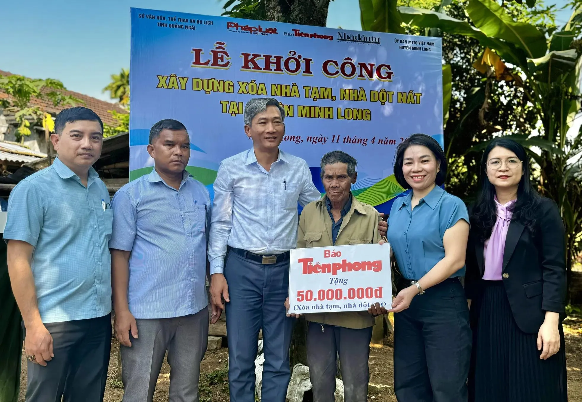 Eliminating temporary and dilapidated houses: Quang Ngai 'reached the finish line' 2 months early photo 5