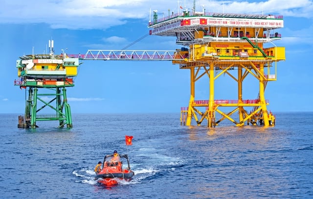'Khoảnh khắc Trường Sa' qua góc nhìn của nghệ sĩ nhiếp ảnh- Ảnh 8.
