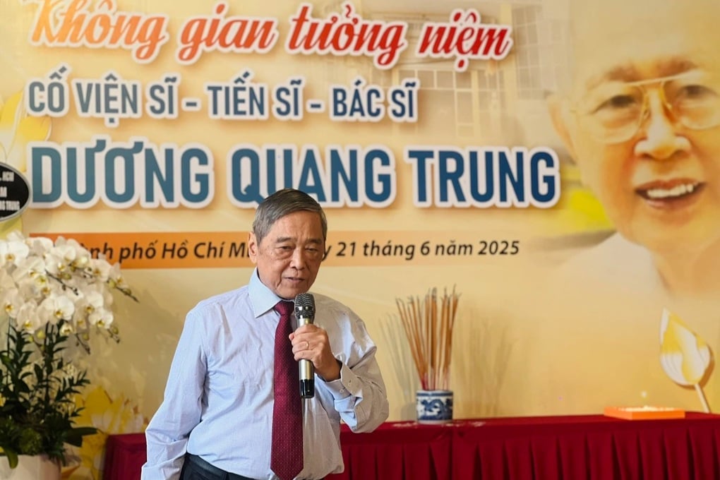Sinh viên trường y tưởng niệm người thầy từng chỉ đạo ca mổ lịch sử - 3