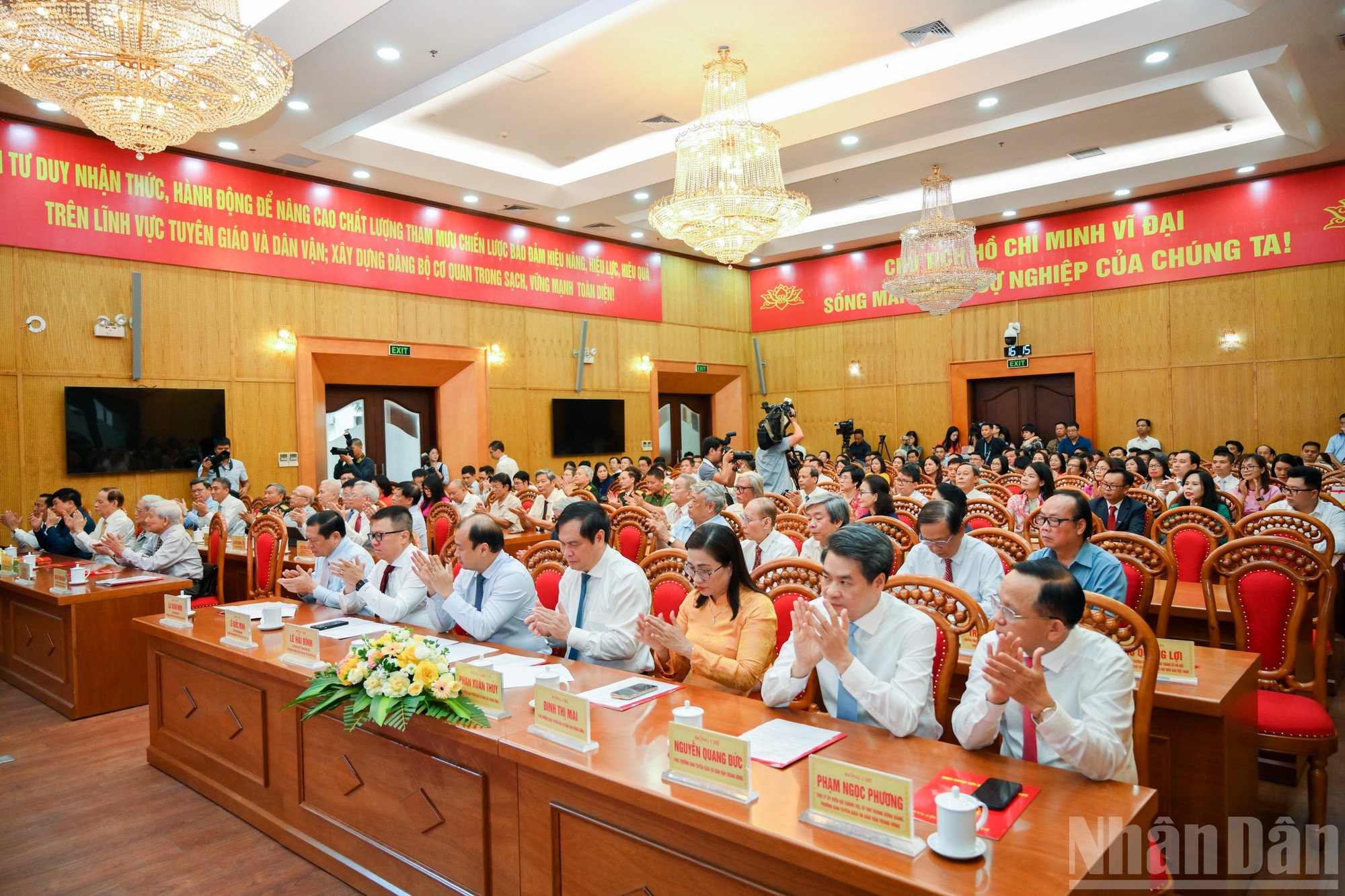ndo_br_ban-tuyen-giao-gap-mat-bao-chi-2683.jpg