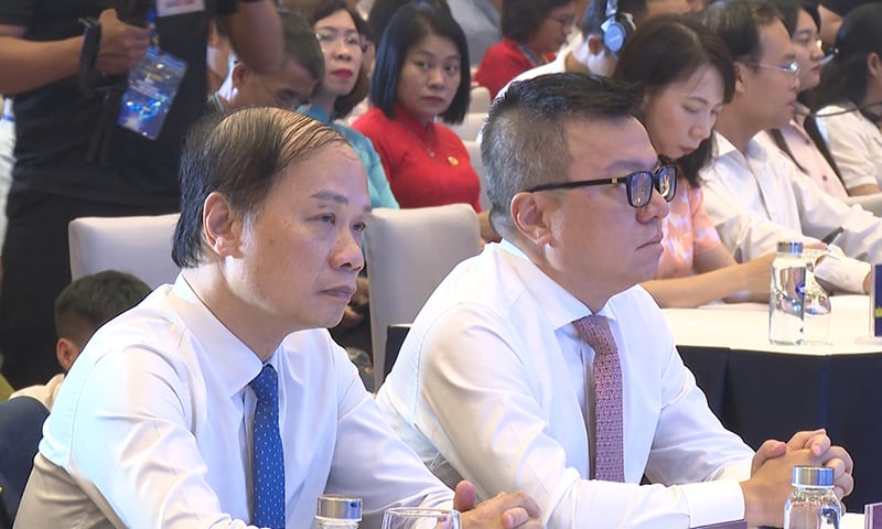 Các đại biểu tham dự lễ bế mạc Hội báo toàn quốc năm 2025.