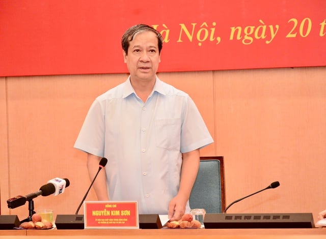 Nhiều thay đổi trong tổ chức kỳ thi tốt nghiệp THPT 2025 tại Hà Nội - Ảnh 2.