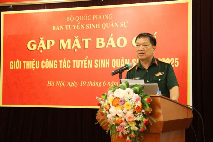 Tuyển sinh quân sự năm 2025: Nhiều điểm mới hấp dẫn thí sinh - Ảnh 2.
