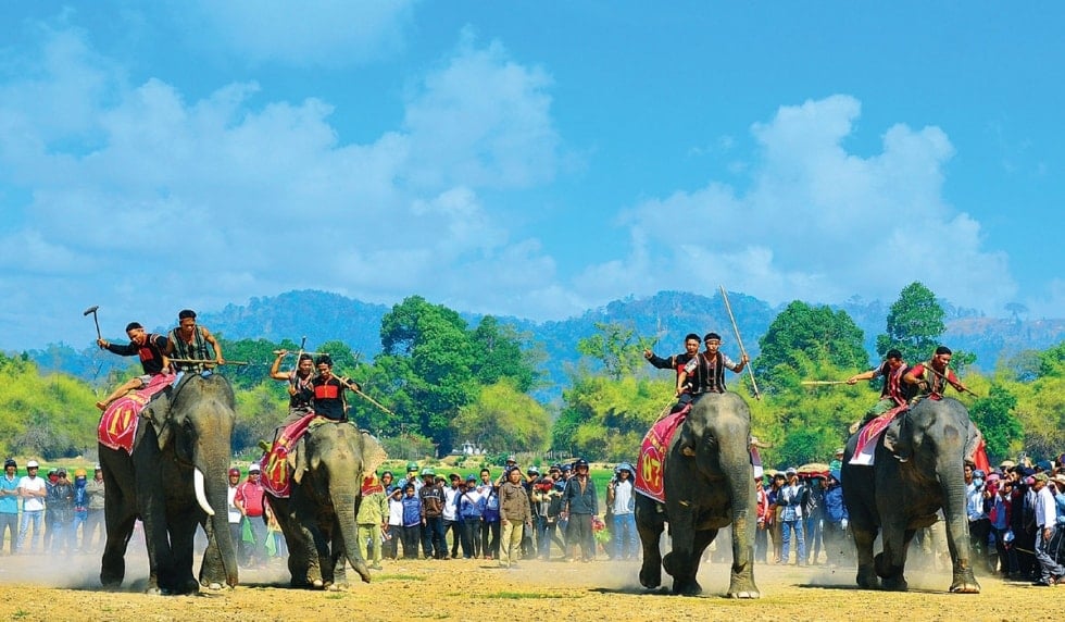 Phát triển hoạt động du lịch văn hóa theo hướng bền vững tại vùng Tây Nguyên