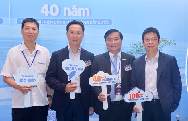 Gian trưng bày của Báo Thanh Niên đón những vị khách đặc biệt- Ảnh 25.