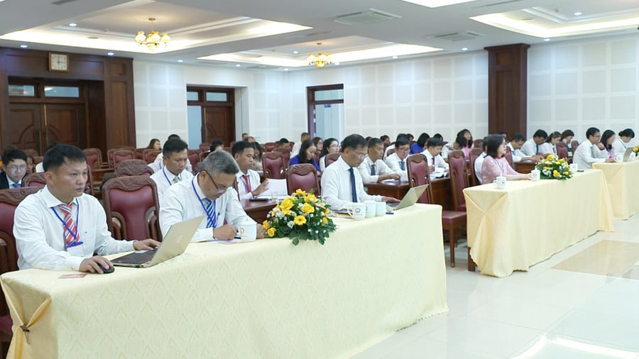 thoi-su00-08-28-14still902.jpg