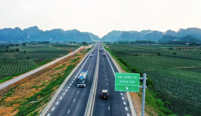 សំណើ​ប្រមូល​ប្រាក់​បង់​ថ្លៃ​សេវា​ផ្លូវ​ល្បឿន​លឿន​ខាង​ជើង​ទៅ​ត្បូង​ភាគ​ខាង​កើត រូបថត ១