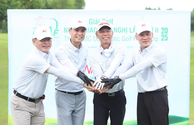 TPHCM tổ chức giải golf Ngoại giao hữu nghị có nhiều giải thưởng hấp dẫn ảnh 1