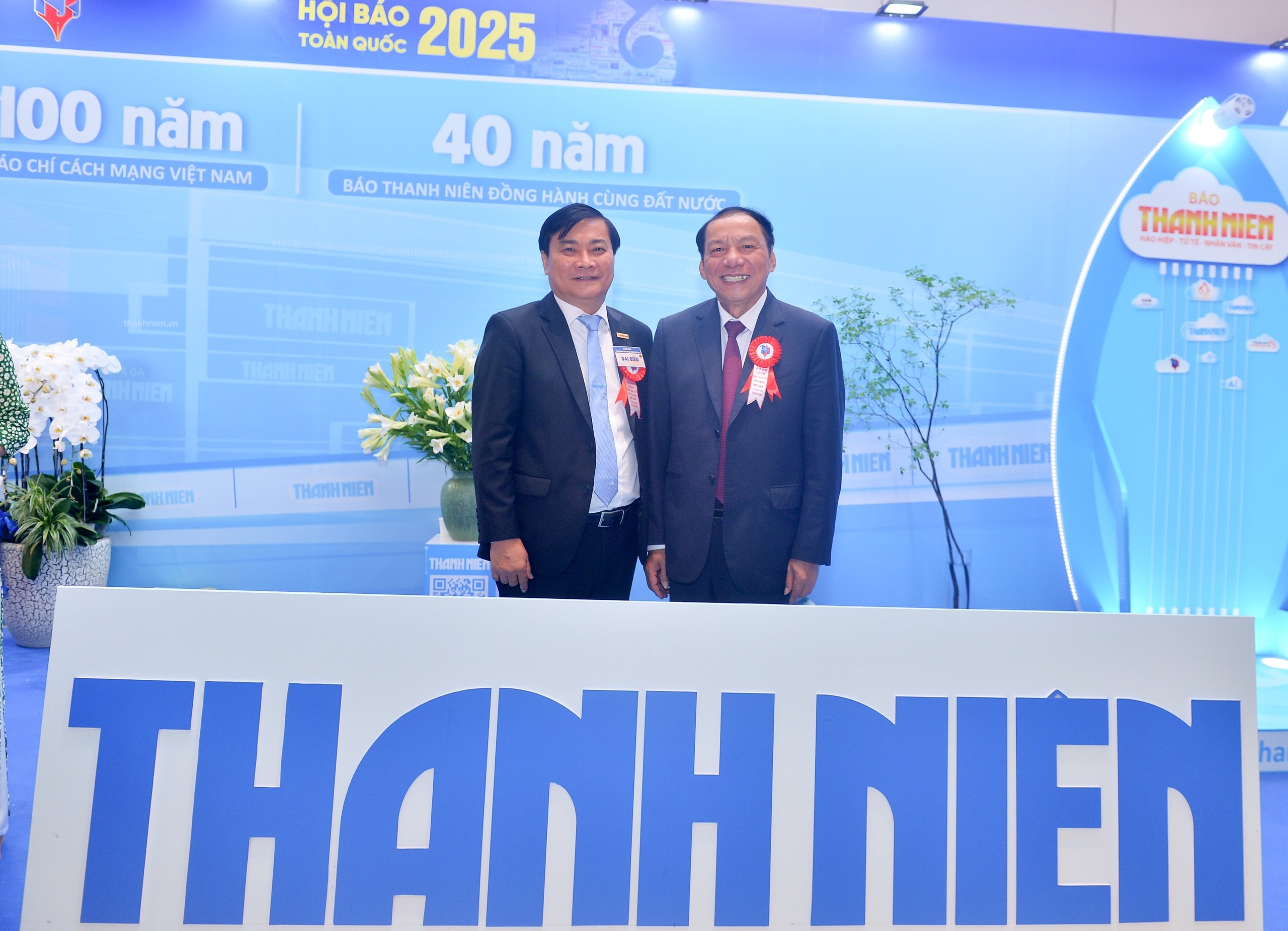 Gian trưng bày của Báo Thanh Niên đón những vị khách đặc biệt- Ảnh 6.