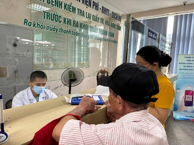 Cấp thuốc dài ngày, giảm áp lực cho người bệnh - Bài 1: Giảm áp lực cho cả người bệnh và bệnh viện