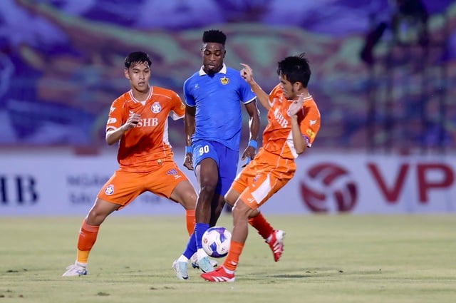 Đáng buồn 2 cựu vương V-League chật vật đua trụ hạng: Cùng thoát hiểm được không?- Ảnh 1.