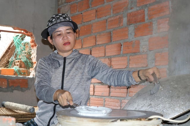 Bánh tráng Phú Yên - Từ món lương khô đến di sản văn hóa phi vật thể- Ảnh 6.