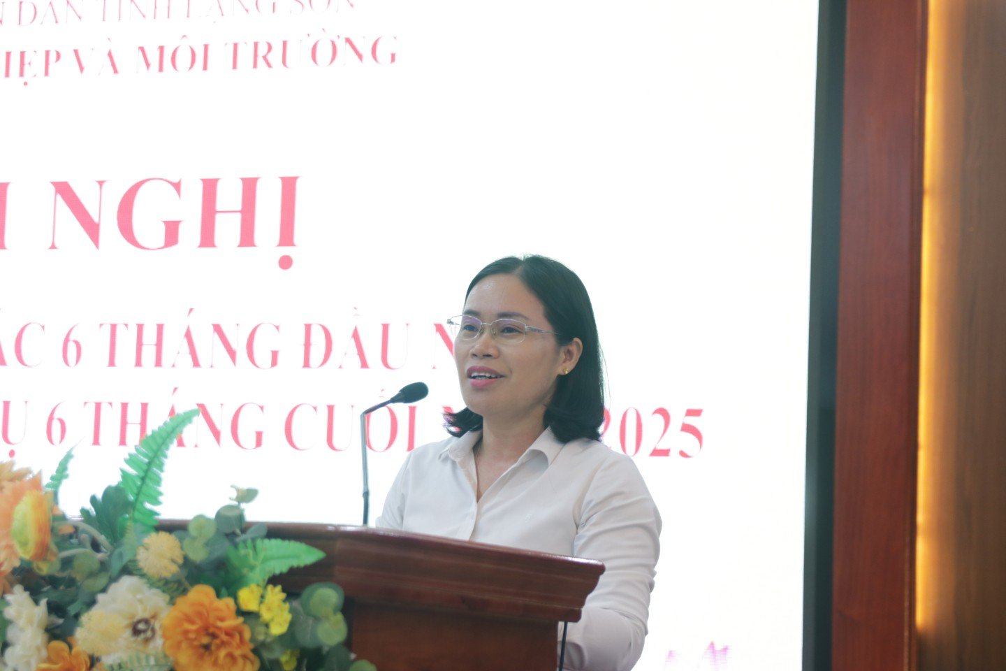 Lãnh đạo Phòng Nông nghiệp và Môi trường huyện Tràng Định phát biểu tại hội nghị