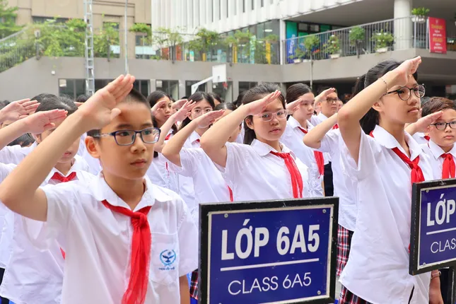 Trường 'hot' THCS Cầu Giấy thông báo điểm chuẩn lớp 6 cao chót vót ảnh 1