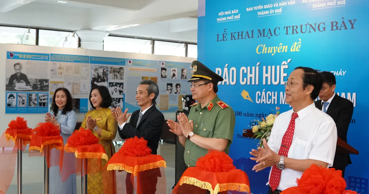 លំហូរសារព័ត៌មានបដិវត្តនៅ Hue