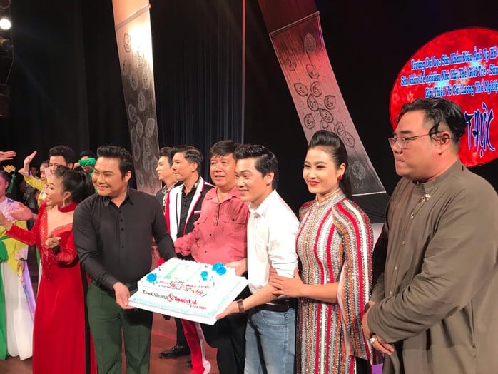NSƯT Lê Nguyên Đạt chào sân trước thềm liên hoan quốc tế - Ảnh 1.