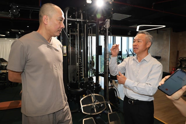 Hoa khôi bóng chuyền Kim Thanh trải nghiệm vật lý trị liệu cùng chuyên gia Úc- Ảnh 4.
