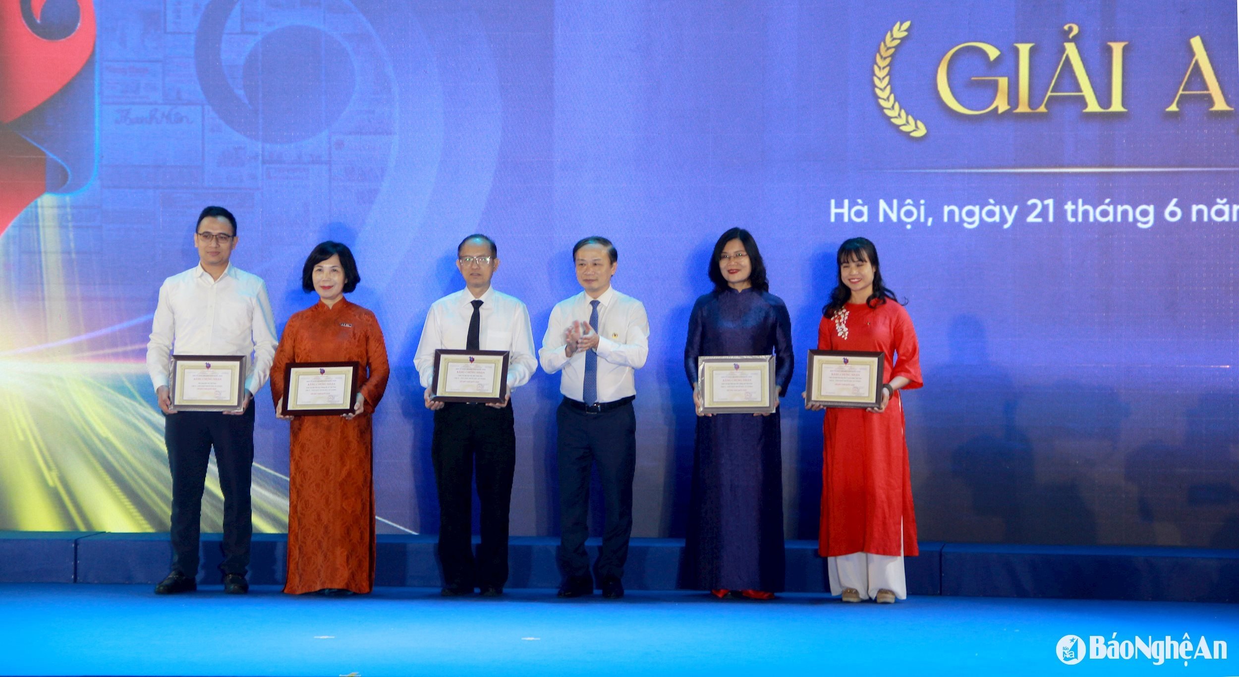 Giải gian trưng bày ấn tượng