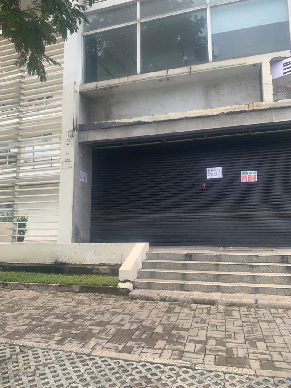 "Phố nhà giàu" Phú Mỹ Hưng đìu hiu, mặt bằng cho thuê treo bảng dài ngày, vắng người thuê- Ảnh 2.