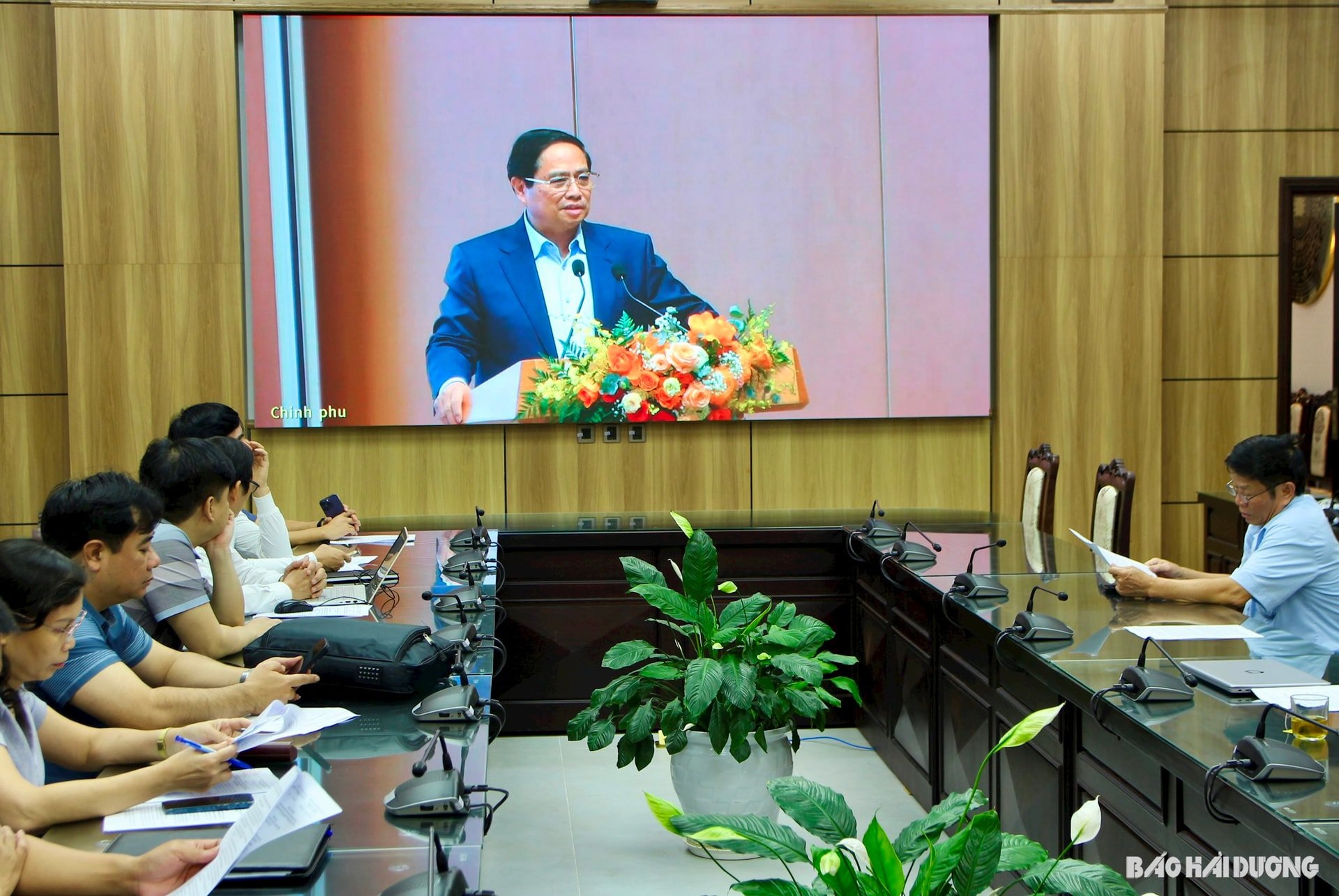 hoi-nghi.jpg