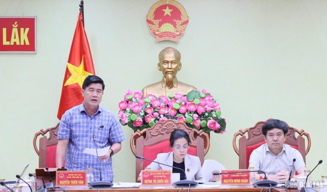 Nguyen Thien Van, Acting Chairman of the Provincial People's Committee, spoke at the Dak Lak bridge.