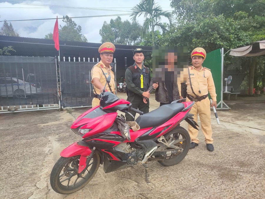 gen-h-luc-luong-csgt-bat-doi-tuong-trom-cuop-tren-dia-ban.jpg