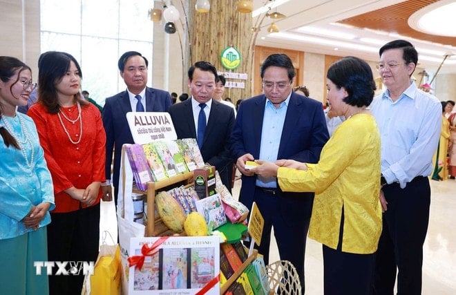 ttxvn-thu-tuong-chu-tri-hoi-nghi-chuong-trinh-muc-tieu-quoc-gia-xay-dung-nong-thon-moi-2206-2.jpg