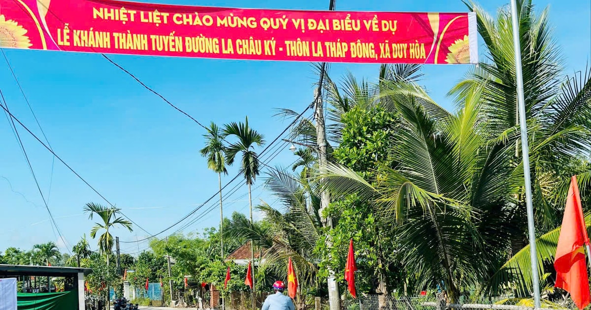 ឃុំ Duy Hoa សម្ពោធ​ផ្លូវ​ចរាចរណ៍​ជនបទ