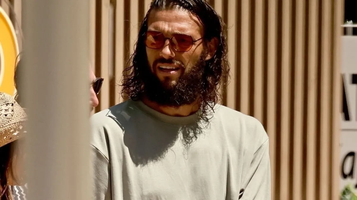Andy Carroll bi bat anh 1